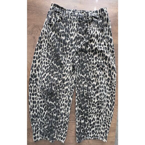 Eesome Leopard Print Barrel Jeans Size Large - Picture 4 of 9